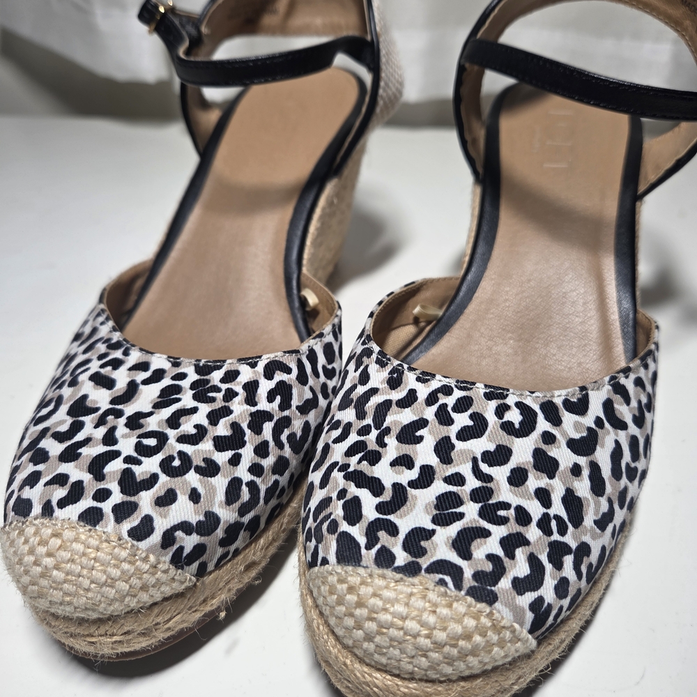 Loft Outlet Espadrilles Closed Toe Canvas Wedge Cheetah Print